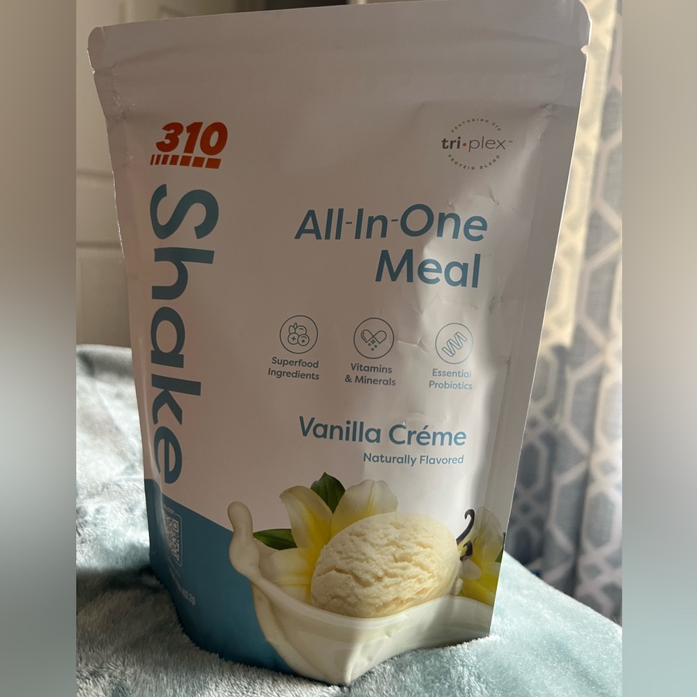 310 Nutrition Vanilla Crème Shake 14.2 oz and Shake 310 MCT oil 7 oz
